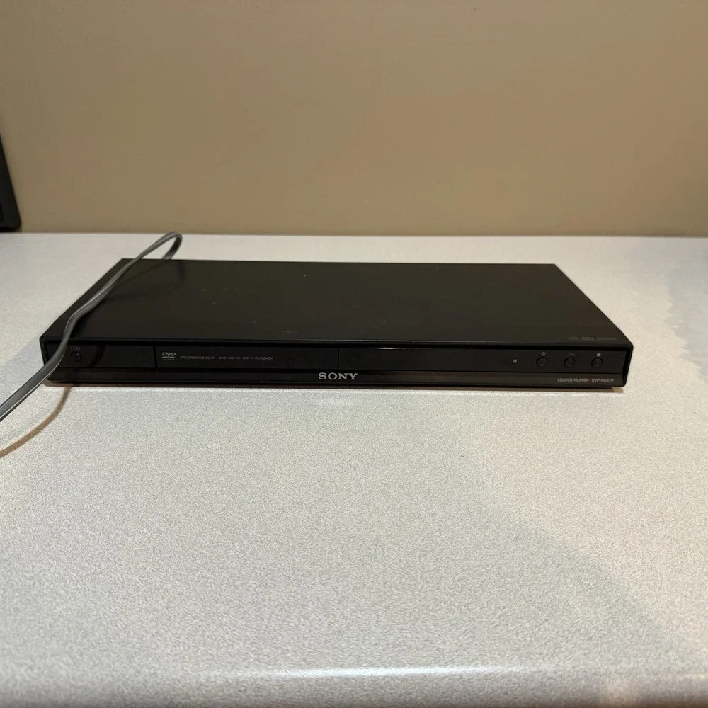 Sony DVP-NS57P CD/DVD Player - No Remote Turns On Not Tested
